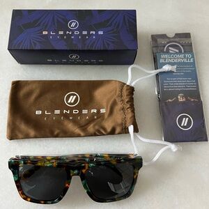 Blenders Eyewear Stone Breaker Polarized unisex Sunglasses new in box!!